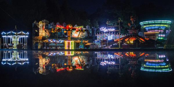 Cool carnival scene.